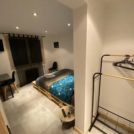 Privee Bed & Breakfast *